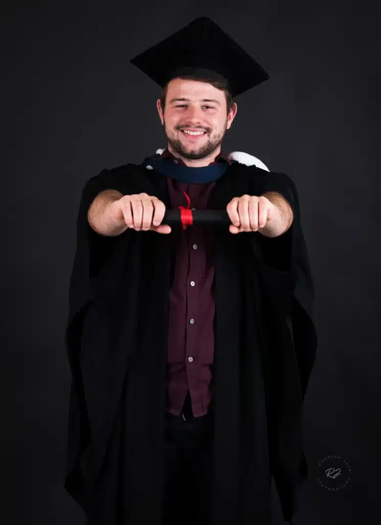 Graduation portraits capturing the spirit of success